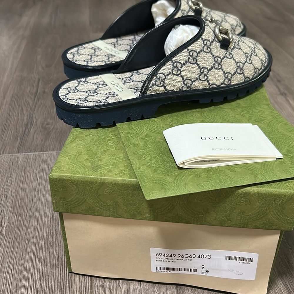 Gucci Cream and Black Mules with Elegant Design - Picture 6 of 9